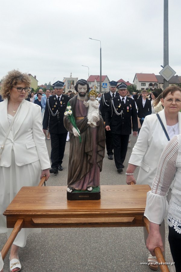 048 Procesja eucharystyczna.jpg